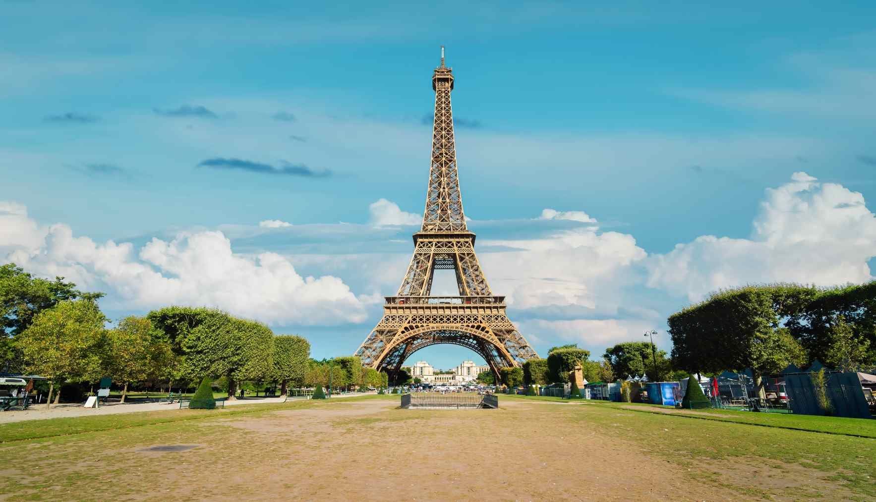 Interesting Facts and Secrets About the Eiffel Tower